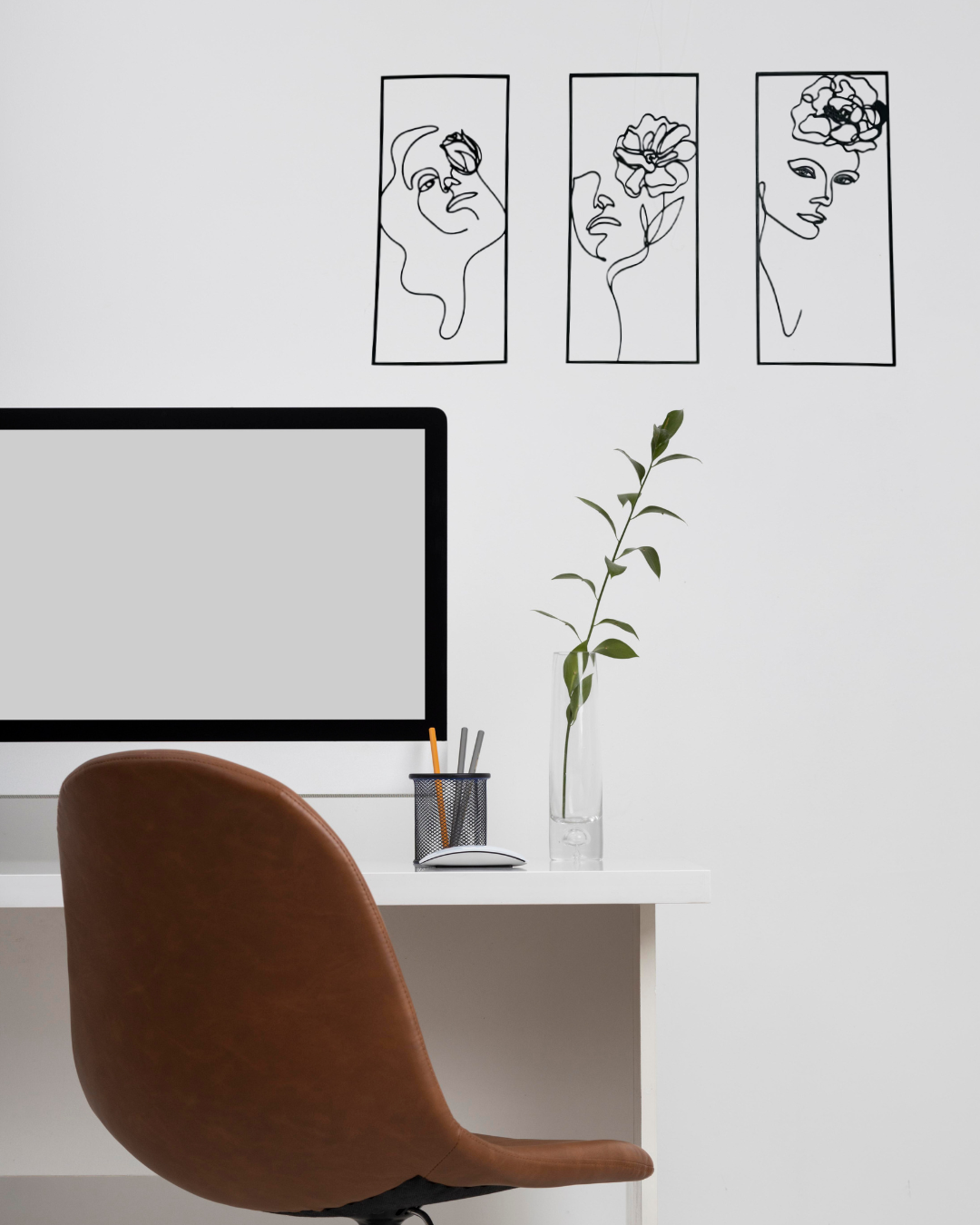I tre volti femminili in linea continua