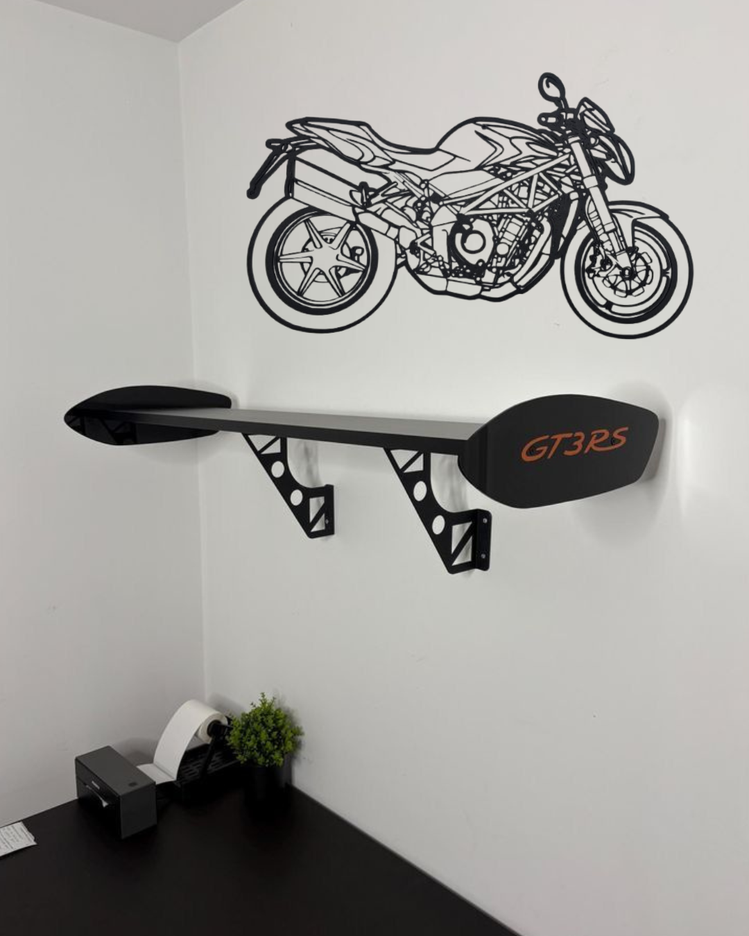 Moto da Parete – La velocità che si ferma sulla tua parete