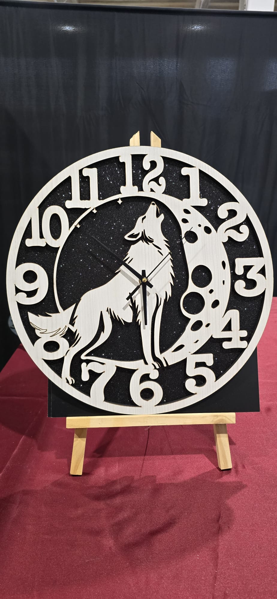 🕰️ OROLOGIO “LUPO & LUNA” – DESIGN ESCLUSIVO! 🐺🌕