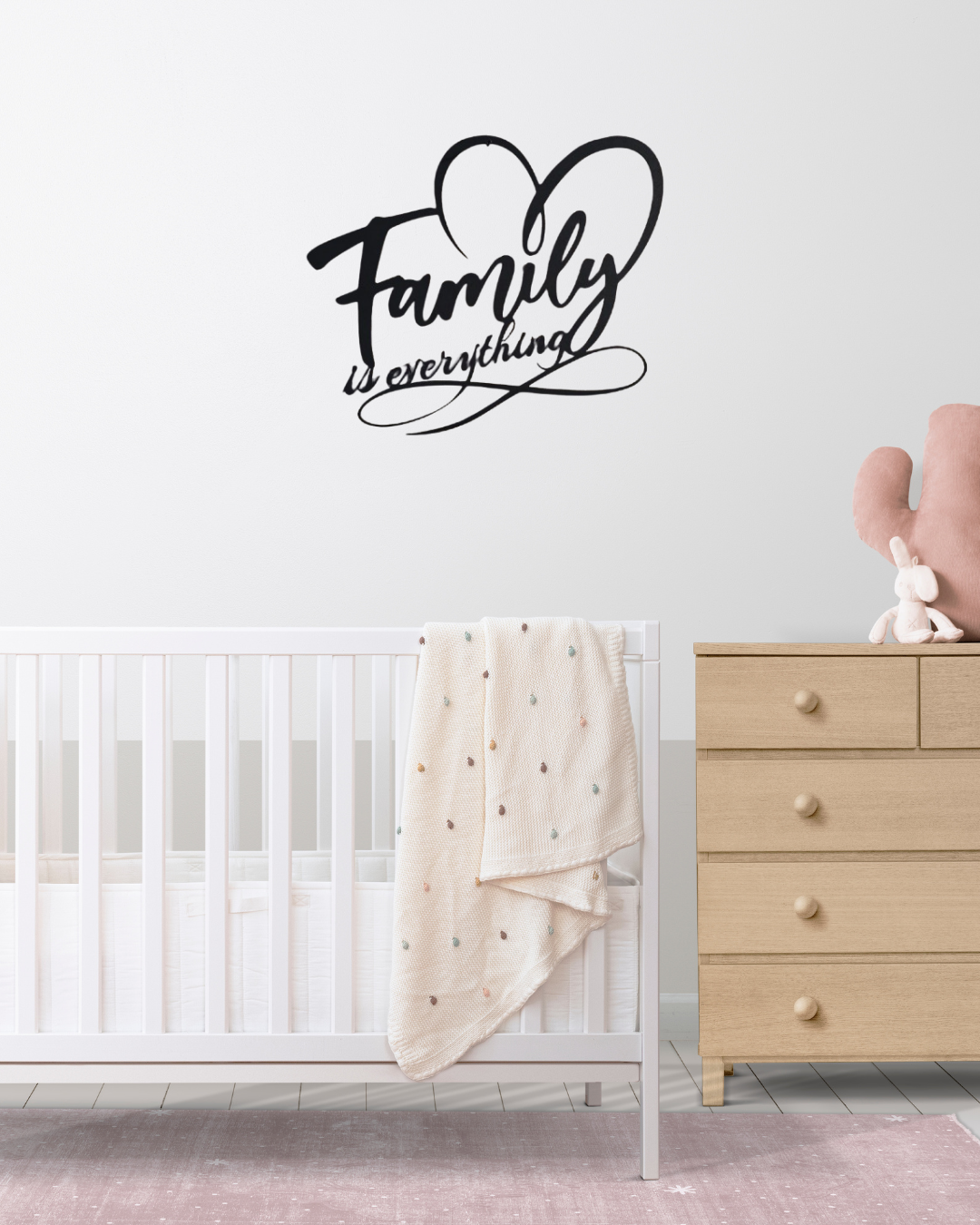 Family is everything  in linea continua incisa su Legno