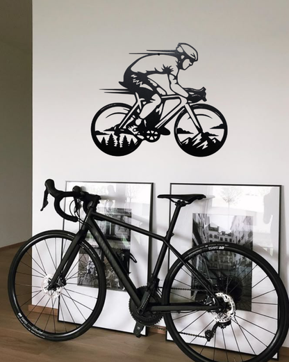 Ciclista su Bici da Corsa — Velocità, vento, libertà