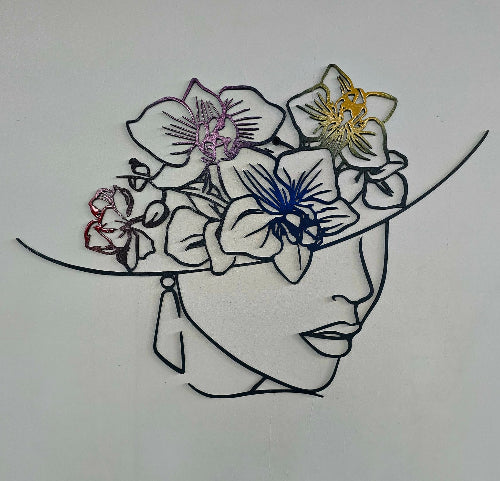 Donna con Cappello di Orchidee  in linea continua incisa su Legno