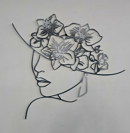 Donna con Cappello di Orchidee — Quando la natura diventa ornamento