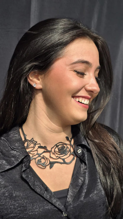 Collana Rose e Spine – Vera Pelle Incisa a Laser