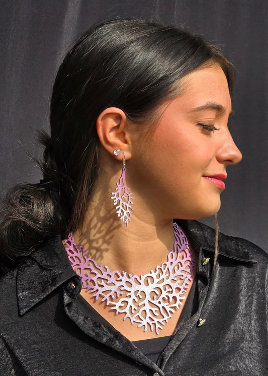 Collana e Orecchini Effetto Corallo in Vera Pelle Incisa a Laser – Colore Rosa Argento