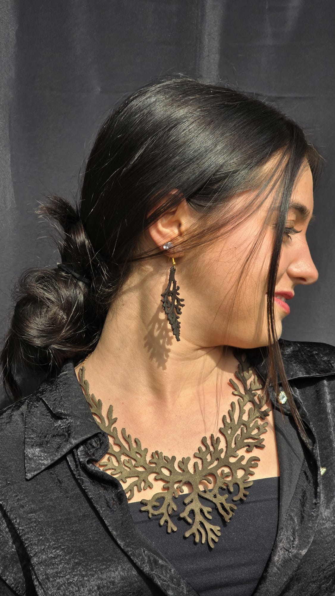 Collana e Orecchini Effetto Corallo in Vera Pelle Incisa a Laser – Colore Marrone