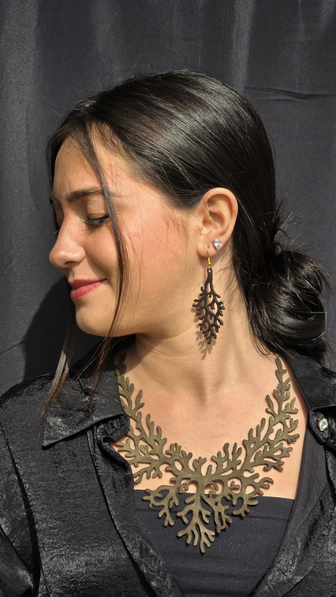 Collana e Orecchini Effetto Corallo in Vera Pelle Incisa a Laser – Colore Marrone
