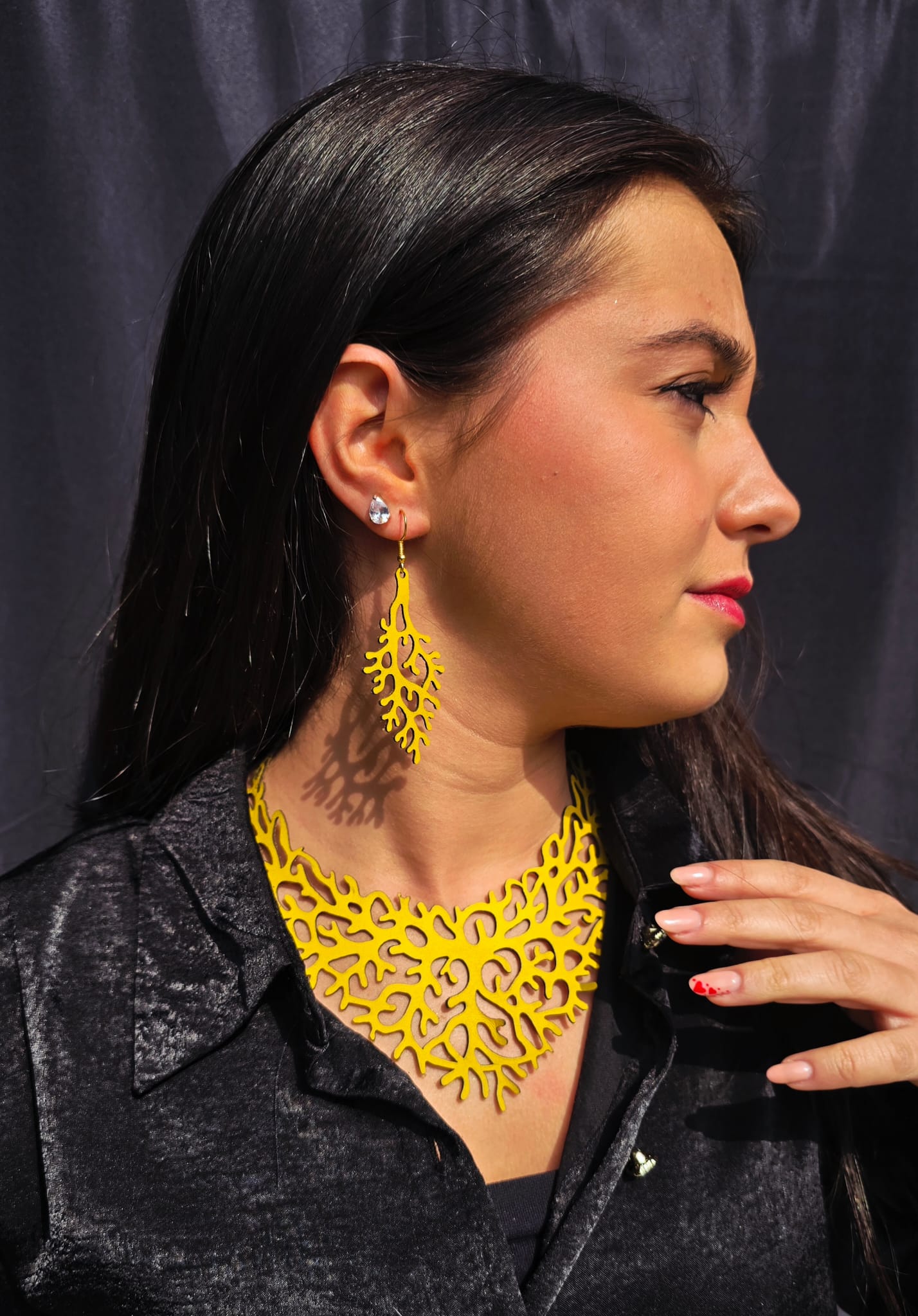 Collana e Orecchini Effetto Corallo in Vera Pelle Incisa a Laser – Colore Giallo
