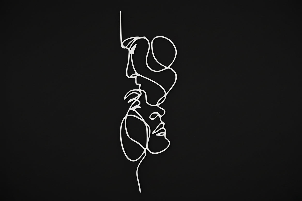 Bacio sulla fronte in linea continua