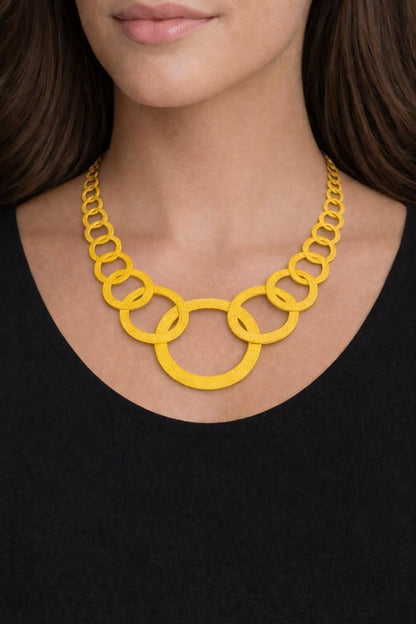 Collana Cerchi in Vera Pelle — Il minimal che non stanca mai