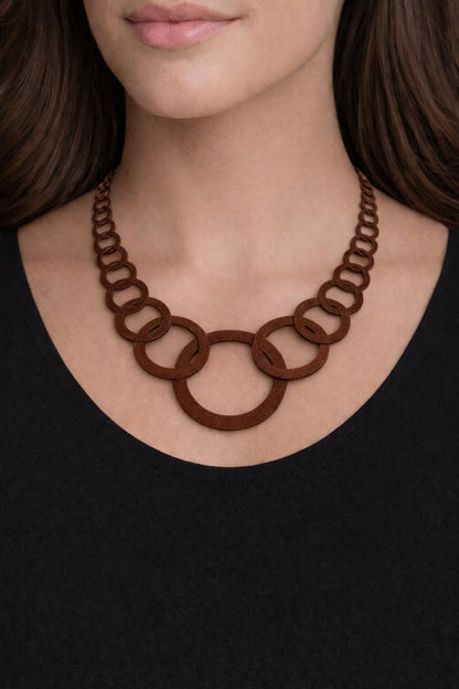 Collana Cerchi in Vera Pelle — Il minimal che non stanca mai