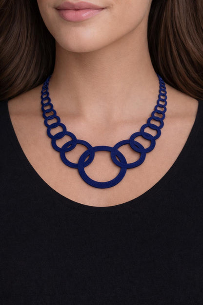 Collana Cerchi in Vera Pelle — Il minimal che non stanca mai